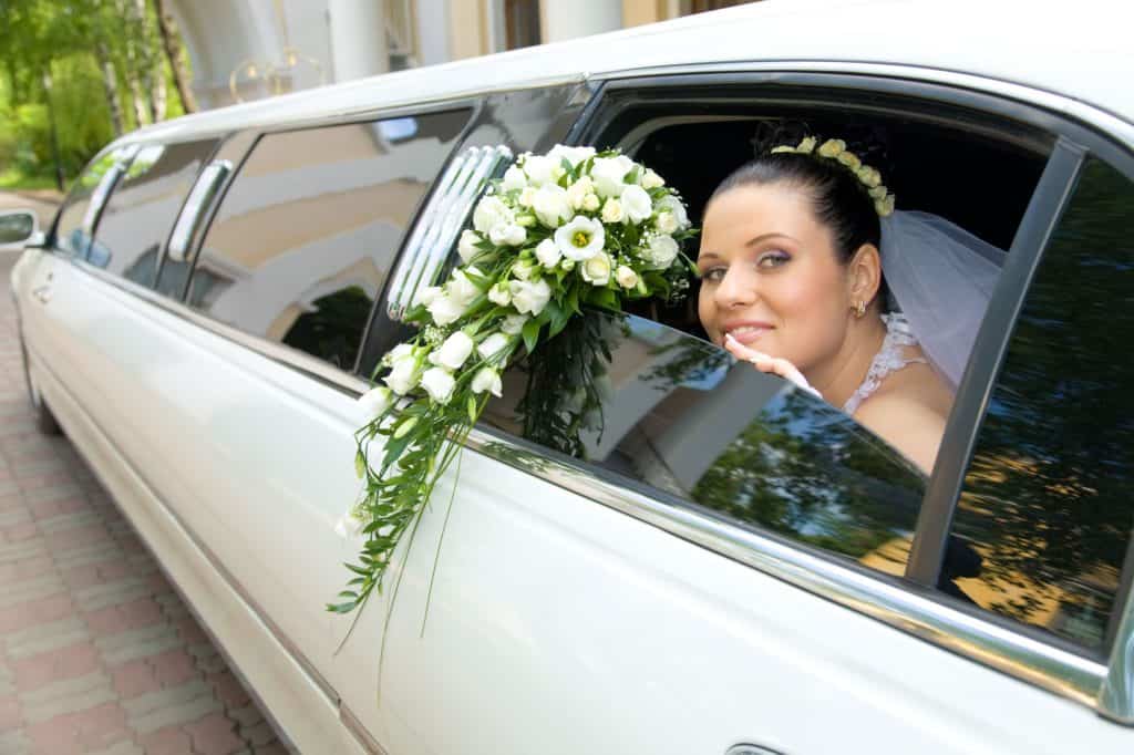 3D Limo | Location de limousine avec chauffeur pour votre mariage à Ath